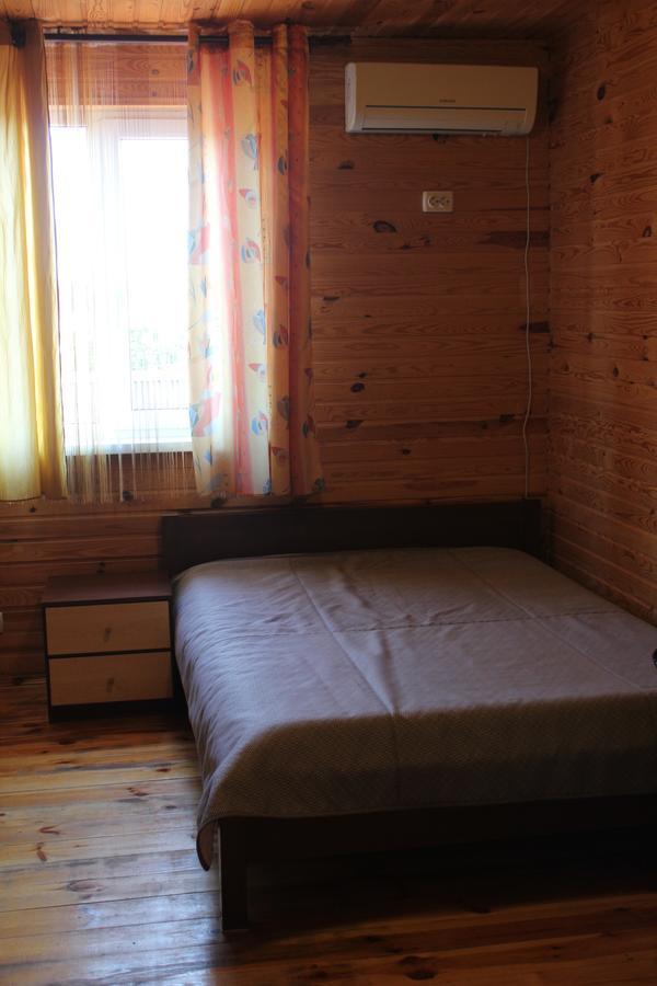 Hotel-Complex Mizh Triokh Ozer Svityaz' Exterior photo
